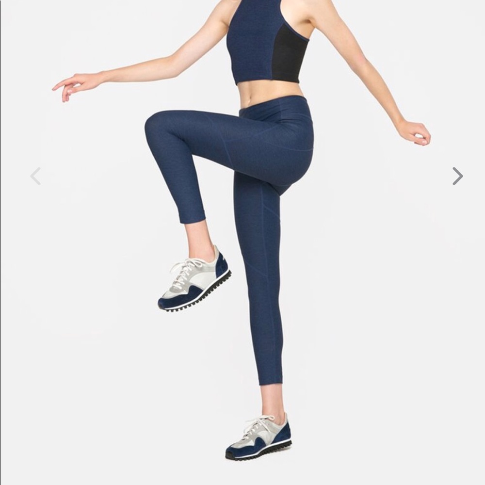 Outdoor Voices 3/4 WarmUp Leggings size Small